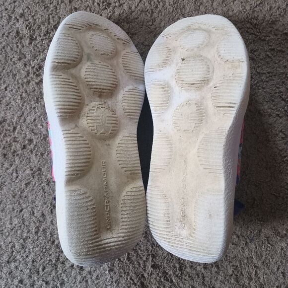 Under Armour Girls UA Runplay Camo Running Sneakers Size 4.5 PRE-OWNED - Picture 6 of 6